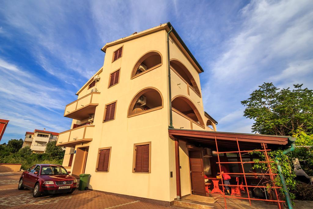 נובליה Apartments Dario מראה חיצוני תמונה