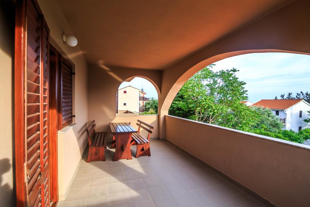 נובליה Apartments Dario מראה חיצוני תמונה