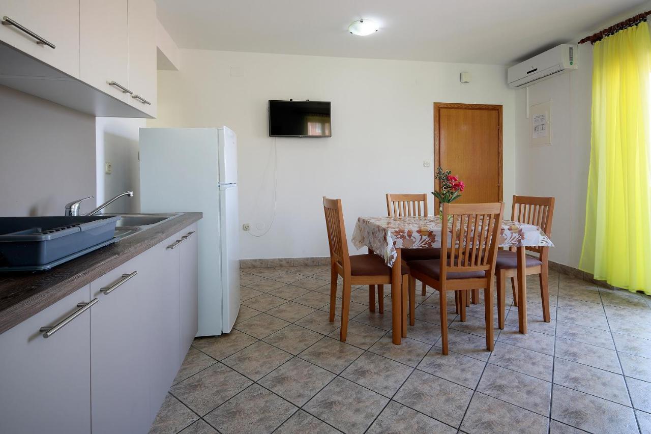 נובליה Apartments Dario מראה חיצוני תמונה