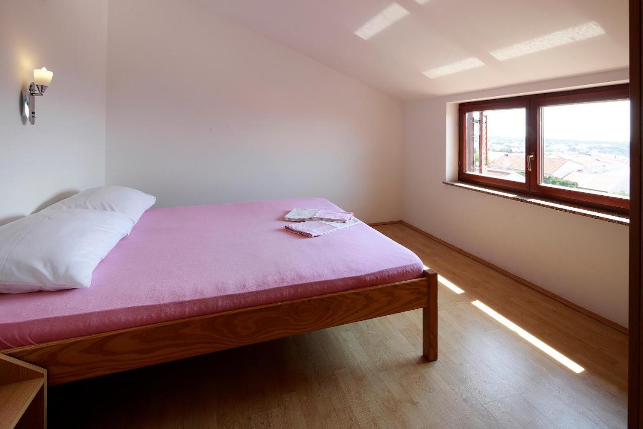 נובליה Apartments Dario מראה חיצוני תמונה