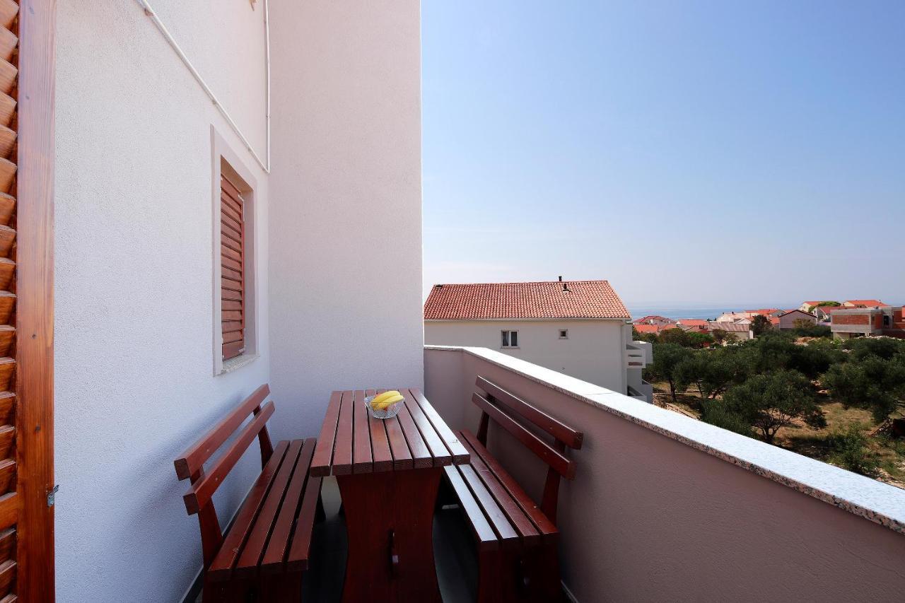 נובליה Apartments Dario מראה חיצוני תמונה